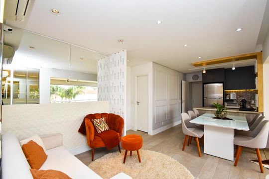 Apartamento em Perdizes com 2 quartos, varanda, closet, piscina e academia. Excelente compra! — Sala de estar 1