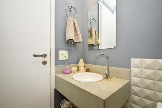Apartamento em Perdizes com 2 quartos, varanda, closet, piscina e academia. Excelente compra! — lavabo