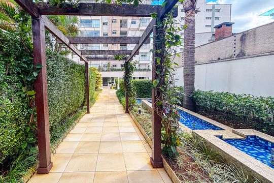 Apartamento em Perdizes com 2 quartos, varanda, closet, piscina e academia. Excelente compra! — entrada do predio