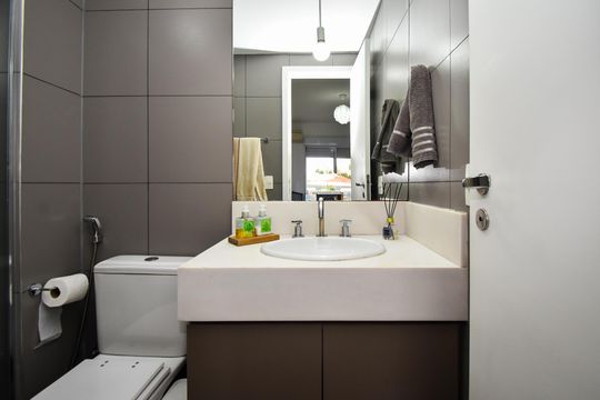Apartamento em Perdizes com 2 quartos, varanda, closet, piscina e academia. Excelente compra! — banheiro suite 2