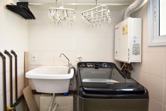 Apartamento em Perdizes com 2 quartos, varanda, closet, piscina e academia. Excelente compra! — lavanderia