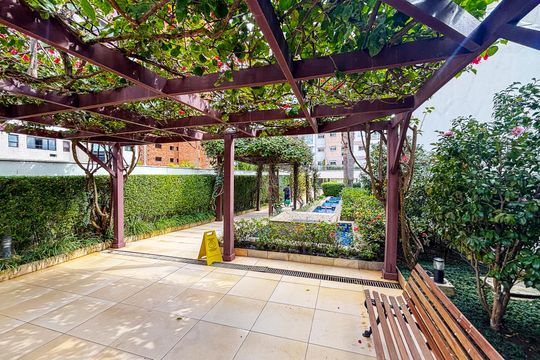 Apartamento em Perdizes com 2 quartos, varanda, closet, piscina e academia. Excelente compra! — entrada do predio
