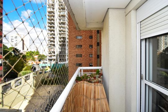 Apartamento em Perdizes com 2 quartos, varanda, closet, piscina e academia. Excelente compra! — varanda suite 2