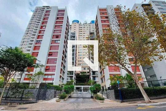 Apartamento mobiliado, 3 quartos, disponível para comprar. — Fachada