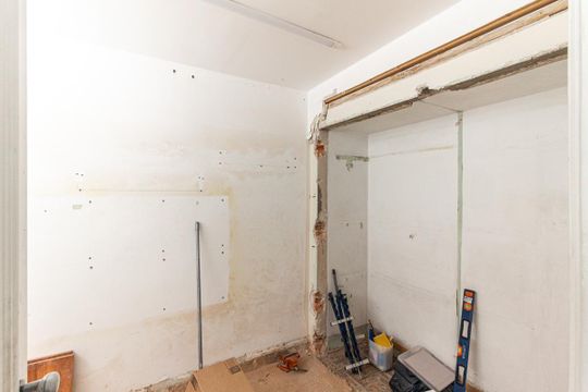Apartamento mobiliado, 3 quartos, disponível para comprar. — Quarto de Serviço