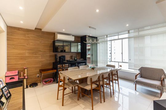 Apartamento mobiliado, 3 quartos, disponível para comprar. — Sala