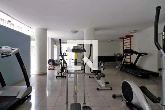 Apartamento mobiliado, 3 quartos, disponível para comprar. — Academia