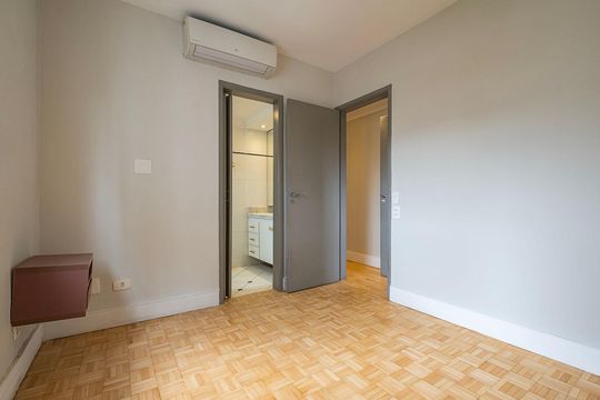 Apartamento com dois quartos e academia no condomínio para comprar. — Suíte