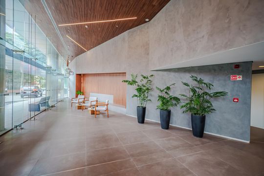 Comprar apartamento mobiliado com 1 quarto e permite animais de estimação. — Hall de entrada
