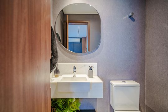 Comprar apartamento mobiliado com 1 quarto e permite animais de estimação. — Lavabo