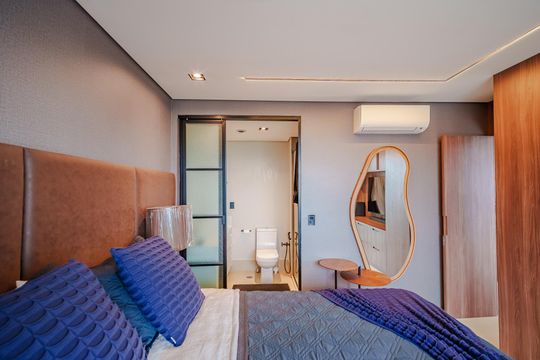 Comprar apartamento mobiliado com 1 quarto e permite animais de estimação. — Suíte