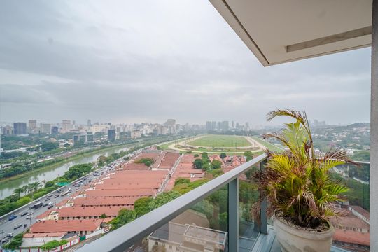Comprar apartamento mobiliado com 1 quarto e permite animais de estimação. — Varanda