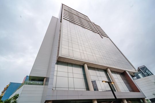 Comprar apartamento mobiliado com 1 quarto e permite animais de estimação. — Fachada