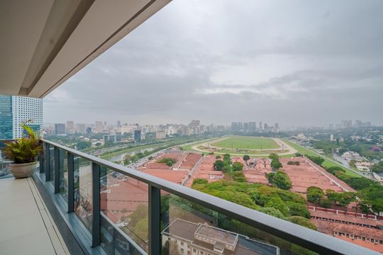 Comprar apartamento mobiliado com 1 quarto e permite animais de estimação. — Varanda