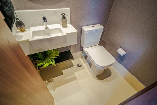 Comprar apartamento mobiliado com 1 quarto e permite animais de estimação. — Lavabo