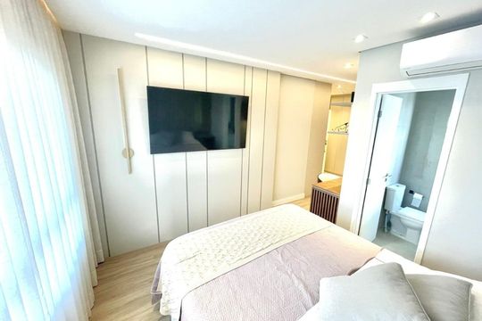 Apartamento mobiliado com 4 quartos e varanda gourmet. Ideal para comprar e aceitar animais. — Foto 18