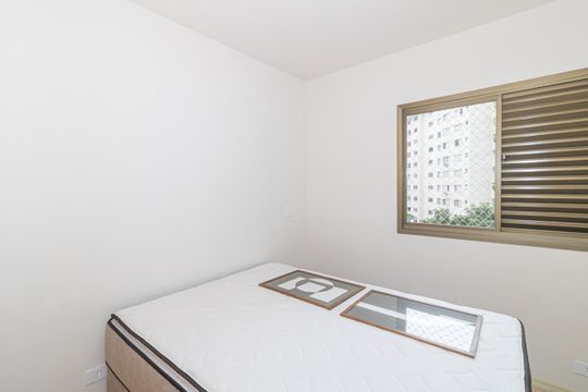Comprar apartamento mobiliado na Vila Olímpia, 3 quartos, 1 suíte. — Quarto 3