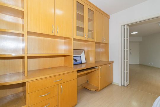 Comprar apartamento mobiliado na Vila Olímpia, 3 quartos, 1 suíte. — Quarto 2