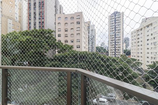 Comprar apartamento mobiliado na Vila Olímpia, 3 quartos, 1 suíte. — Varanda do Quarto 2