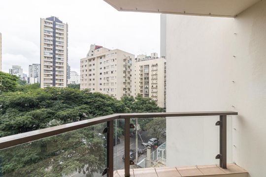 Comprar apartamento mobiliado na Vila Olímpia, 3 quartos, 1 suíte. — Varanda da Sala