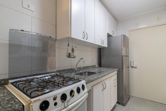 Comprar apartamento mobiliado na Vila Olímpia, 3 quartos, 1 suíte. — Cozinha