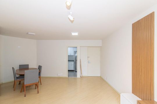 Comprar apartamento mobiliado na Vila Olímpia, 3 quartos, 1 suíte. — Sala