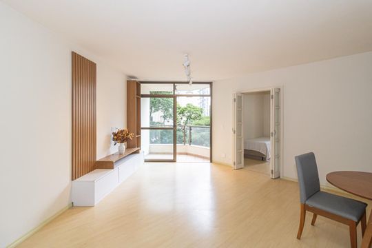 Comprar apartamento mobiliado na Vila Olímpia, 3 quartos, 1 suíte. — Sala