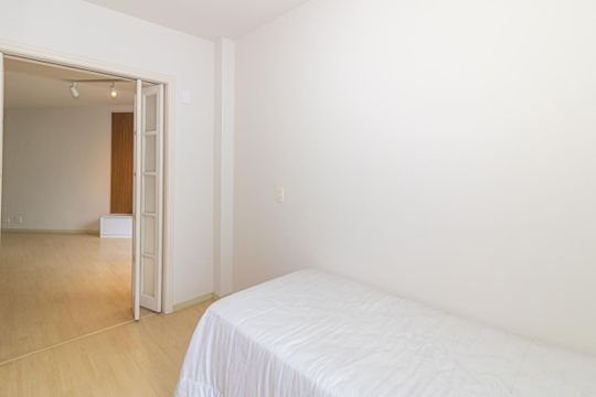 Comprar apartamento mobiliado na Vila Olímpia, 3 quartos, 1 suíte. — Quarto 2
