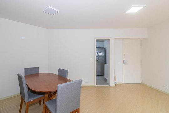 Comprar apartamento mobiliado na Vila Olímpia, 3 quartos, 1 suíte. — Sala de Jantar