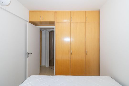 Comprar apartamento mobiliado na Vila Olímpia, 3 quartos, 1 suíte. — Quarto 3