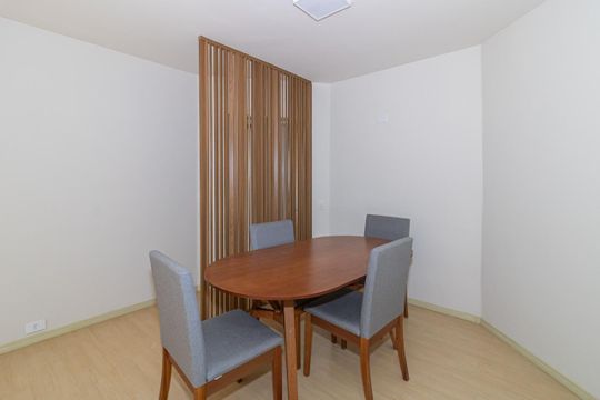 Comprar apartamento mobiliado na Vila Olímpia, 3 quartos, 1 suíte. — Sala de Jantar