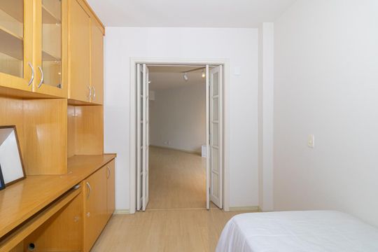 Comprar apartamento mobiliado na Vila Olímpia, 3 quartos, 1 suíte. — Quarto 2