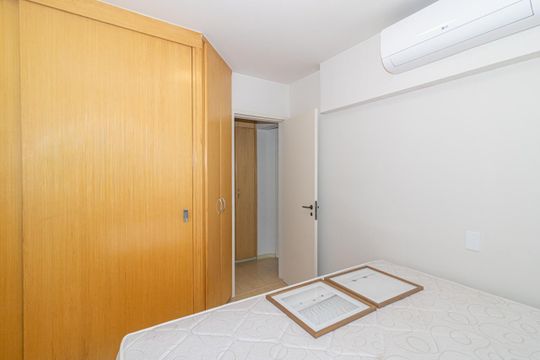 Comprar apartamento mobiliado na Vila Olímpia, 3 quartos, 1 suíte. — Quarto Suíte
