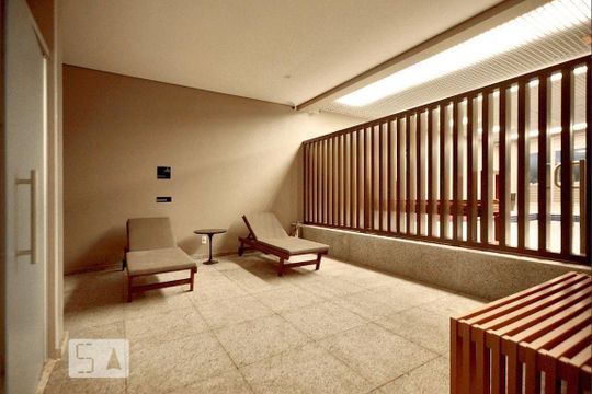 Comprar apartamento mobiliado com 3 quartos, churrasqueira e varanda gourmet. Piscina e academia no condomínio. — Sauna