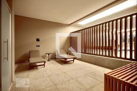 Comprar apartamento mobiliado com 3 quartos, churrasqueira e varanda gourmet. Piscina e academia no condomínio. — SPA