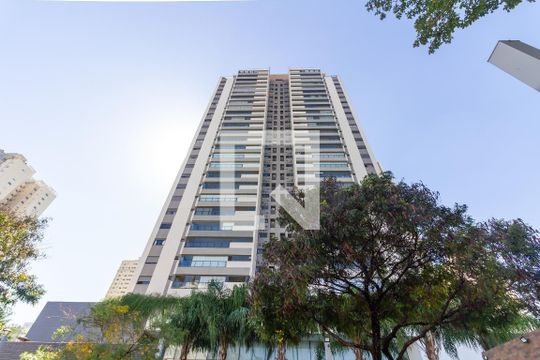Comprar apartamento mobiliado com 3 quartos, churrasqueira e varanda gourmet. Piscina e academia no condomínio. — Fachada do Prédio
