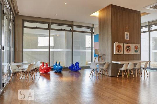 Comprar apartamento mobiliado com 3 quartos, churrasqueira e varanda gourmet. Piscina e academia no condomínio. — Salão de Festas
