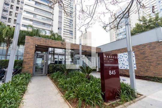 Comprar apartamento mobiliado com 3 quartos, churrasqueira e varanda gourmet. Piscina e academia no condomínio. — Fachada do Condomínio