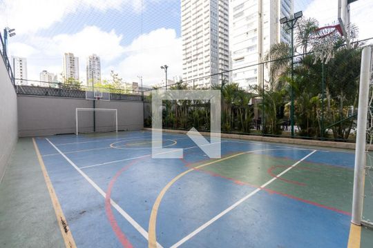 Comprar apartamento mobiliado com 3 quartos, churrasqueira e varanda gourmet. Piscina e academia no condomínio. — Quadra Esportiva