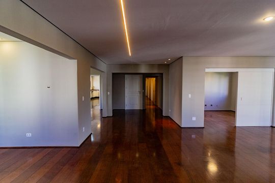 Venda de apartamento em Campo Belo com 4 suítes e varanda. — Sala 2