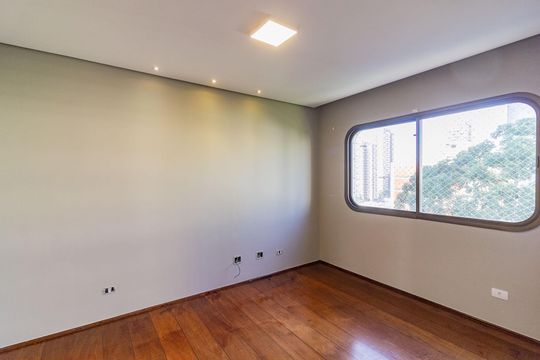 Venda de apartamento em Campo Belo com 4 suítes e varanda. — Sala 1