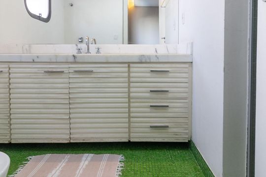 Venda de apartamento em Campo Belo com 4 suítes e varanda. — Banheiro Suíte 2