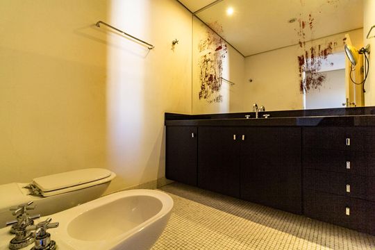 Venda de apartamento em Campo Belo com 4 suítes e varanda. — Banheiro Suíte 3