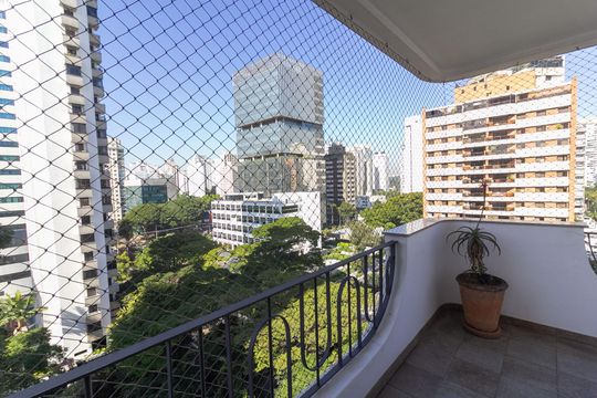 Venda de apartamento em Campo Belo com 4 suítes e varanda. — Sala Varanda