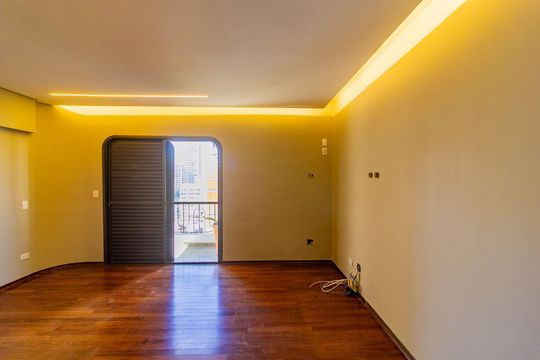 Venda de apartamento em Campo Belo com 4 suítes e varanda. — Quarto 1 - Suíte 1