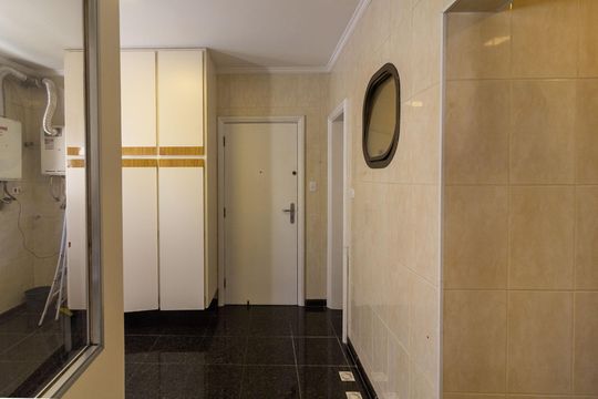 Venda de apartamento em Campo Belo com 4 suítes e varanda. — Área de Serviço