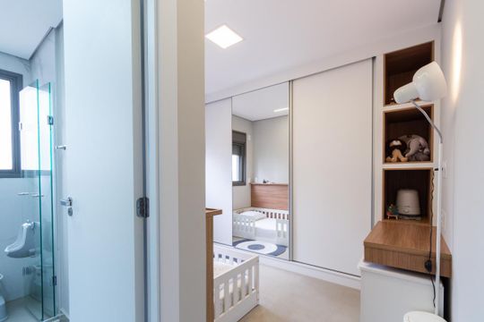 Apartamento mobiliado com 4 quartos, 3 suítes, varanda e academia. Ideal para comprar. — foto 19