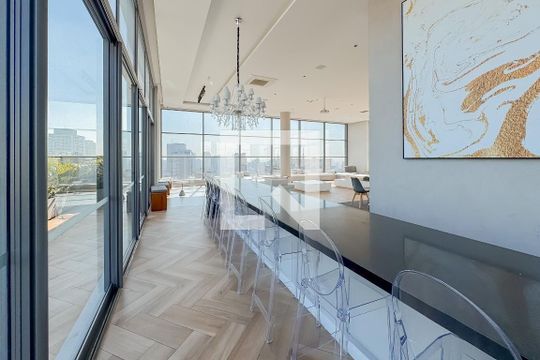 Compra apartamento mobiliado na Vila Mariana com 2 quartos, varanda gourmet e academia. — Espaço Gourmet