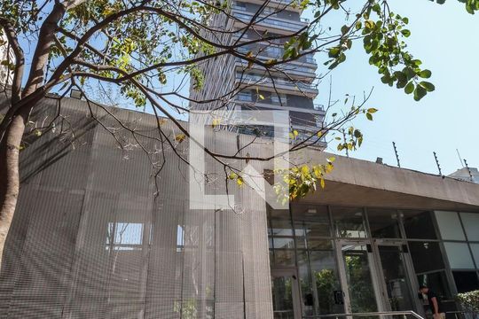 Venda de apartamento mobiliado com 2 quartos, varanda e academia no condomínio. — Fachada