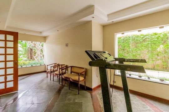Apartamento à venda, com 405 m², 5 quartos e 4 vagas — Salão de festas